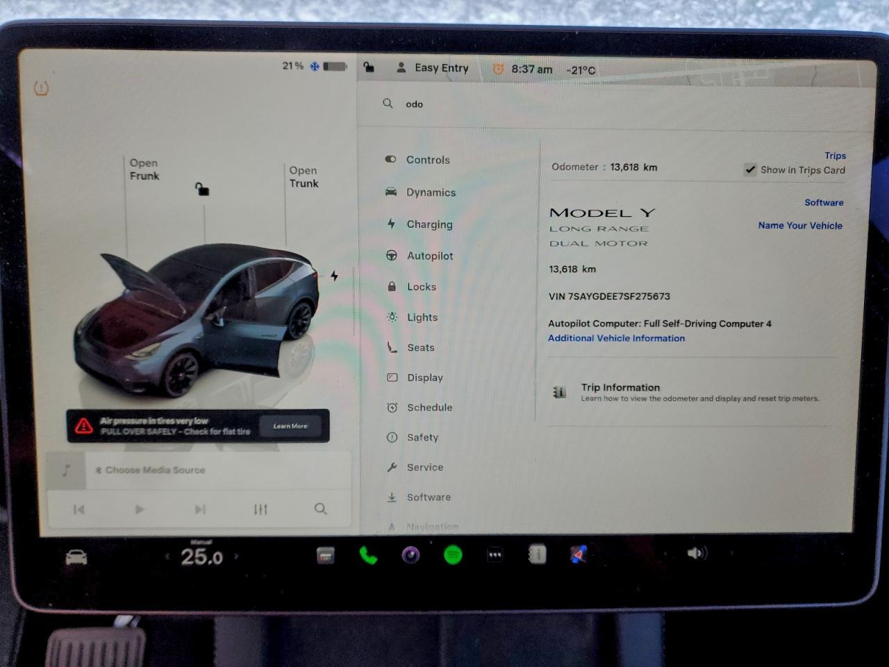 2025 TESLA MODEL Y