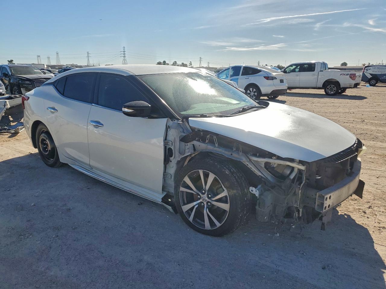 2016 NISSAN Maxima
