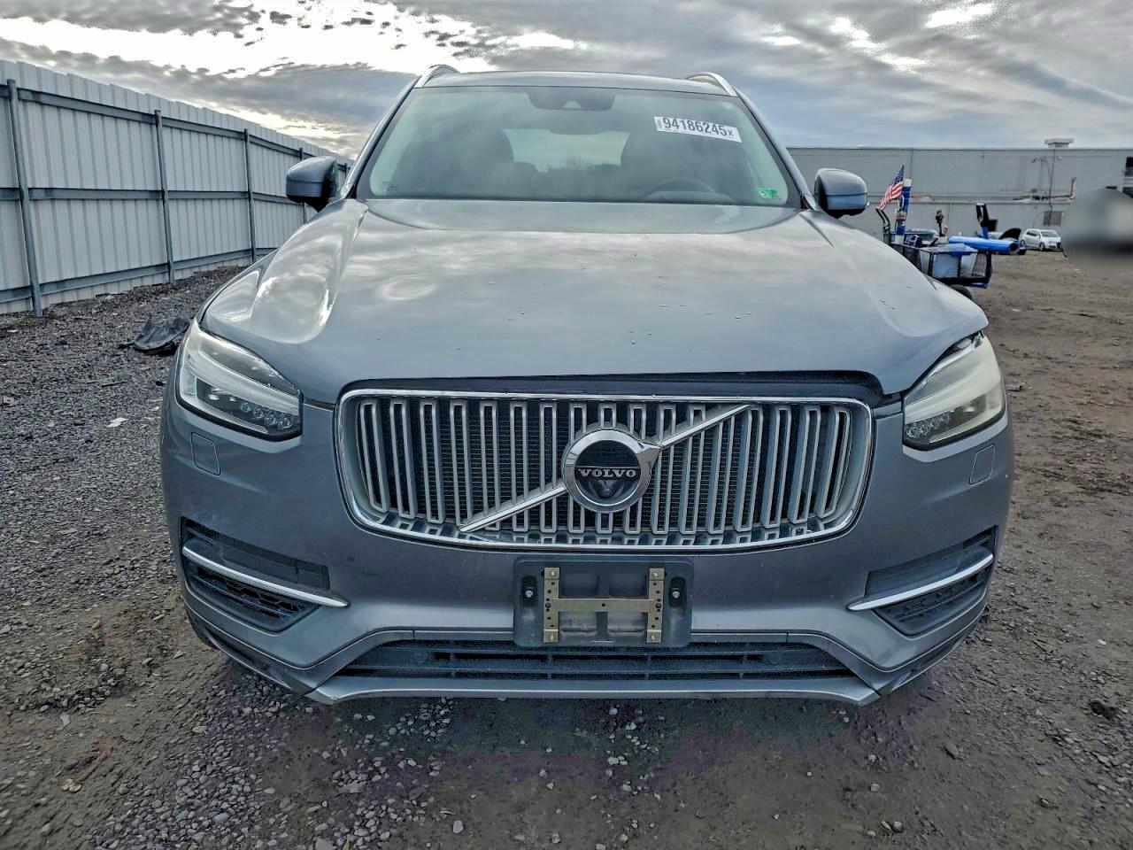 2016 VOLVO XC90