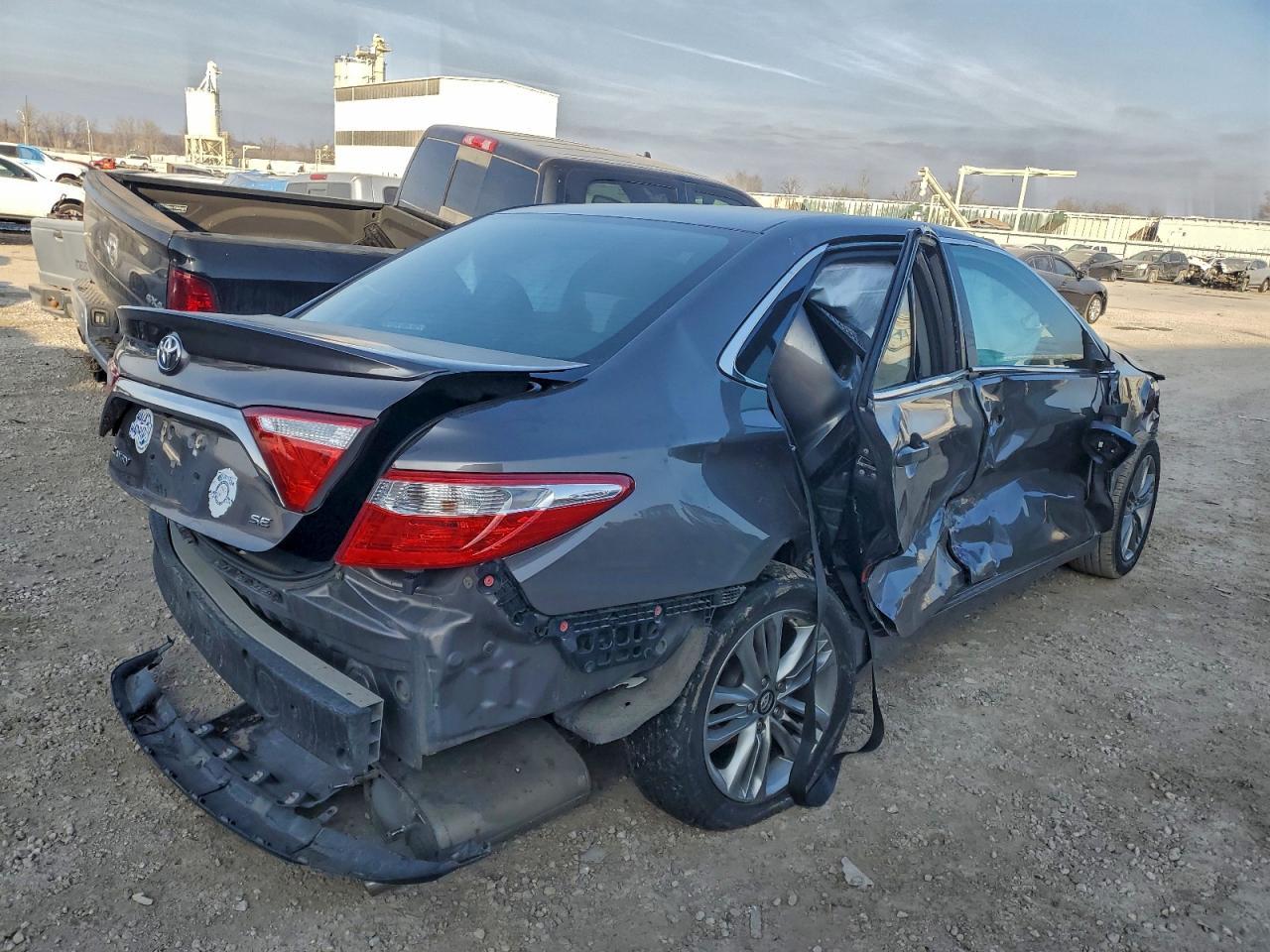 2017 TOYOTA CAMRY