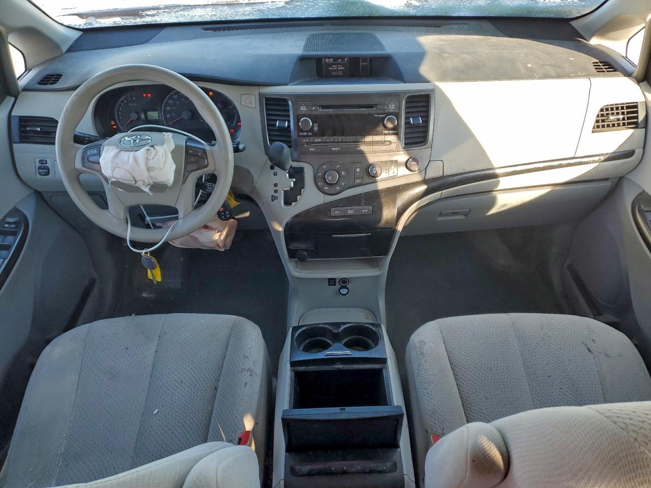 2012 TOYOTA SIENNA