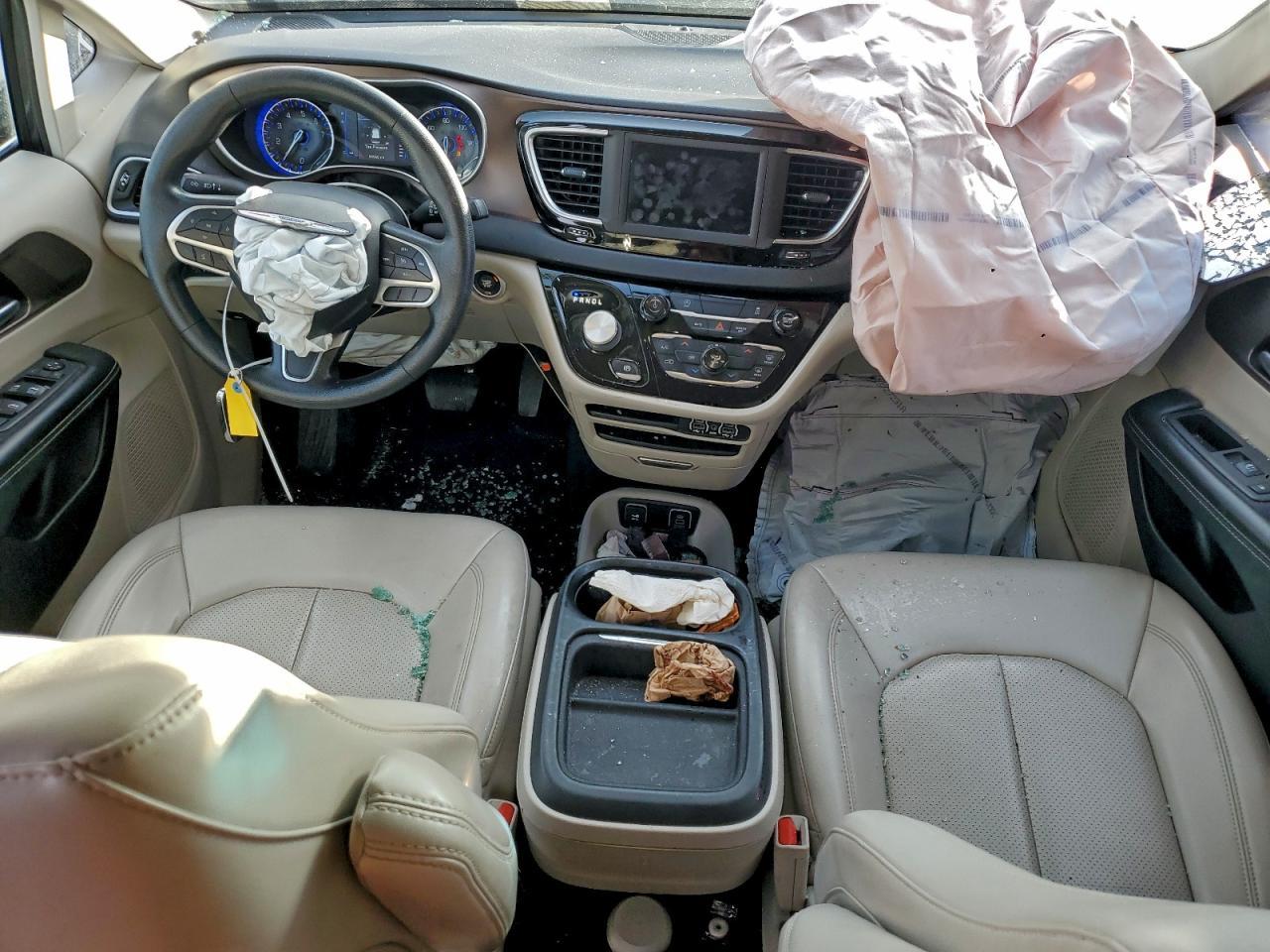 2021 CHRYSLER Voyager