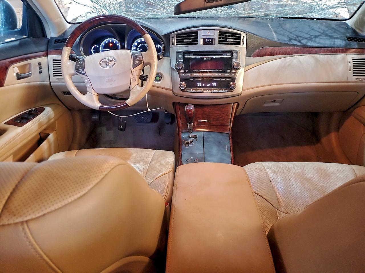 2011 TOYOTA Avalon