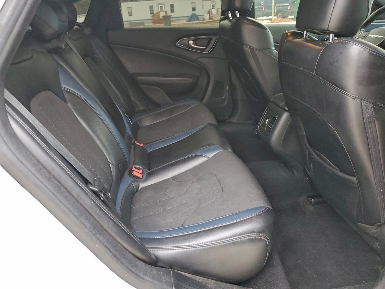 2015 CHRYSLER 200