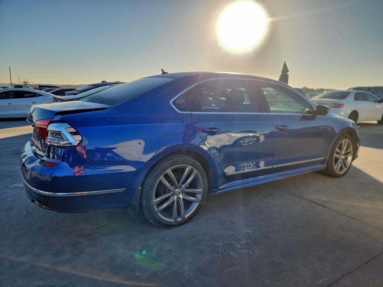 2016 VOLKSWAGEN Passat