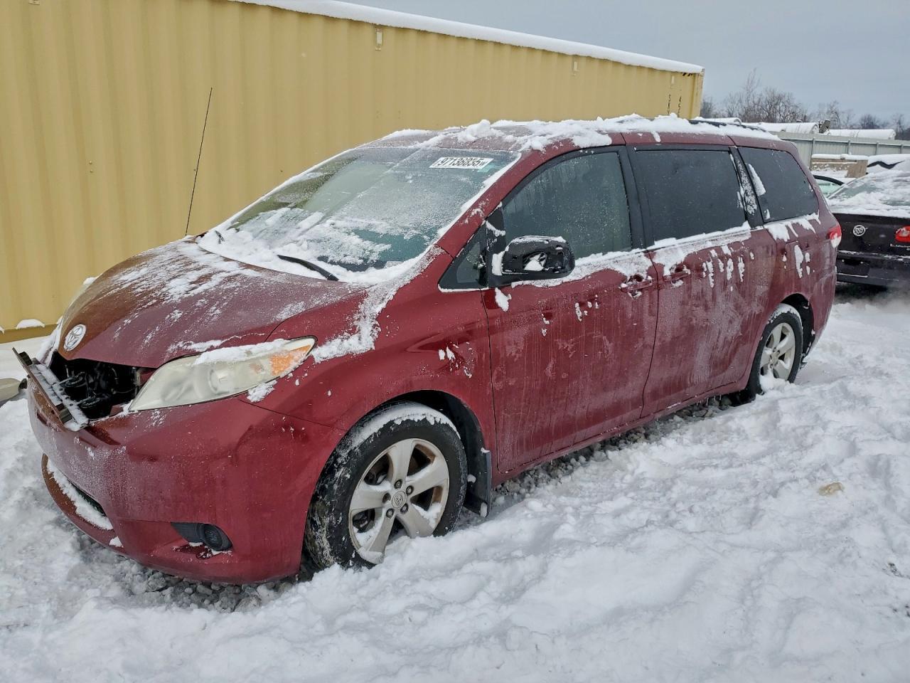 2011 TOYOTA SIENNA