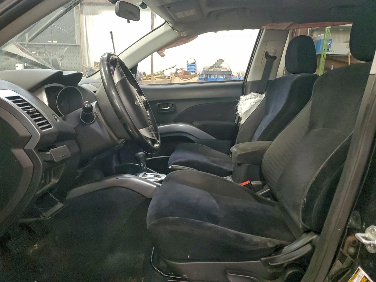 2010 MITSUBISHI outlander