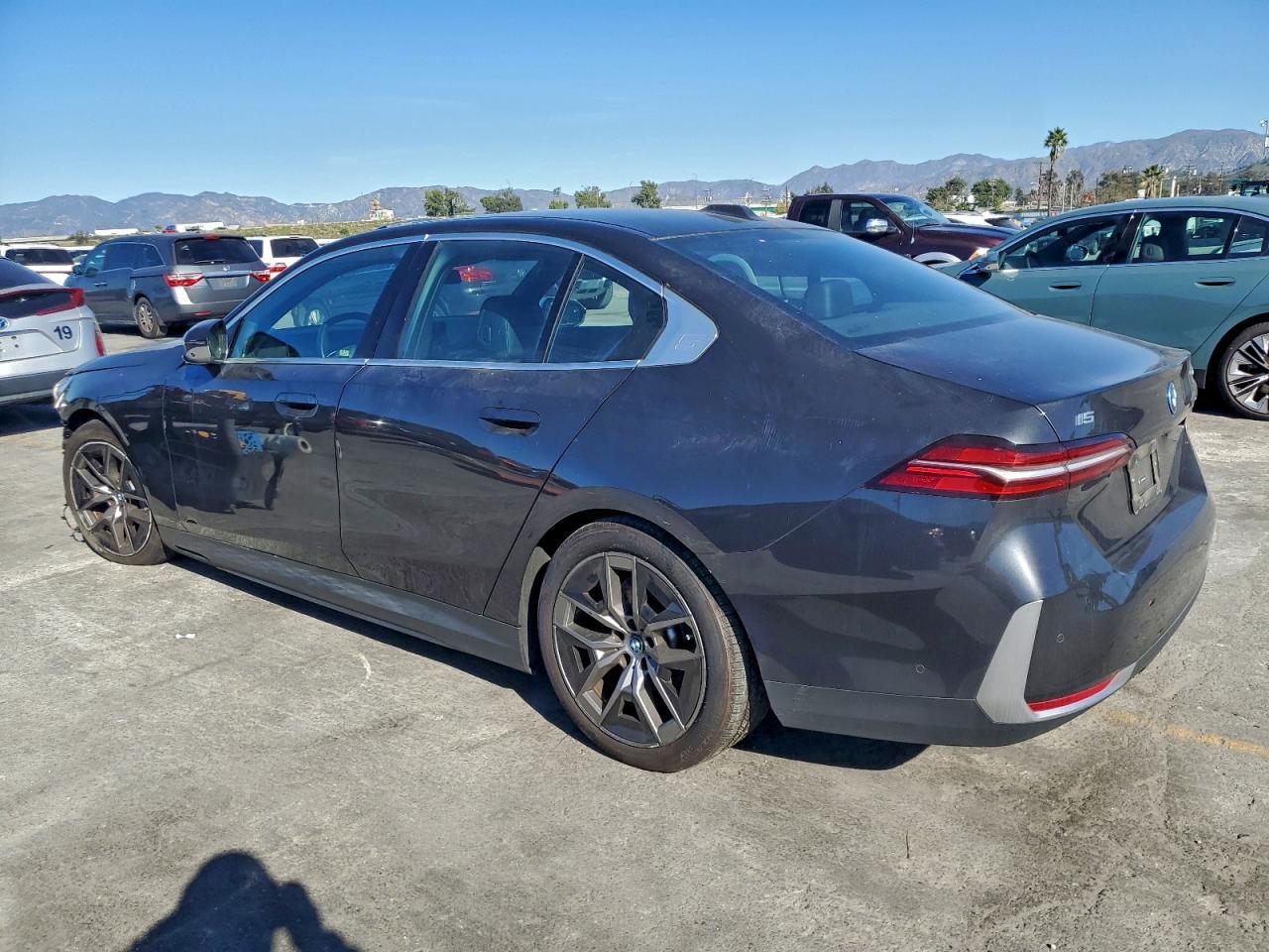 2024 BMW i5