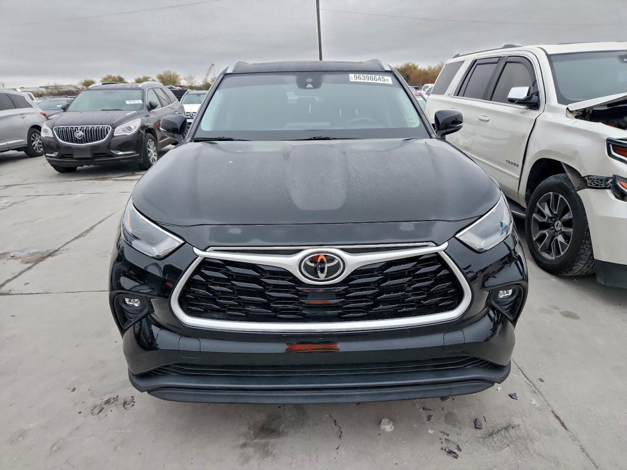 2022 TOYOTA HIGHLANDER