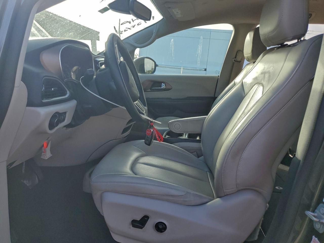 2021 CHRYSLER Voyager
