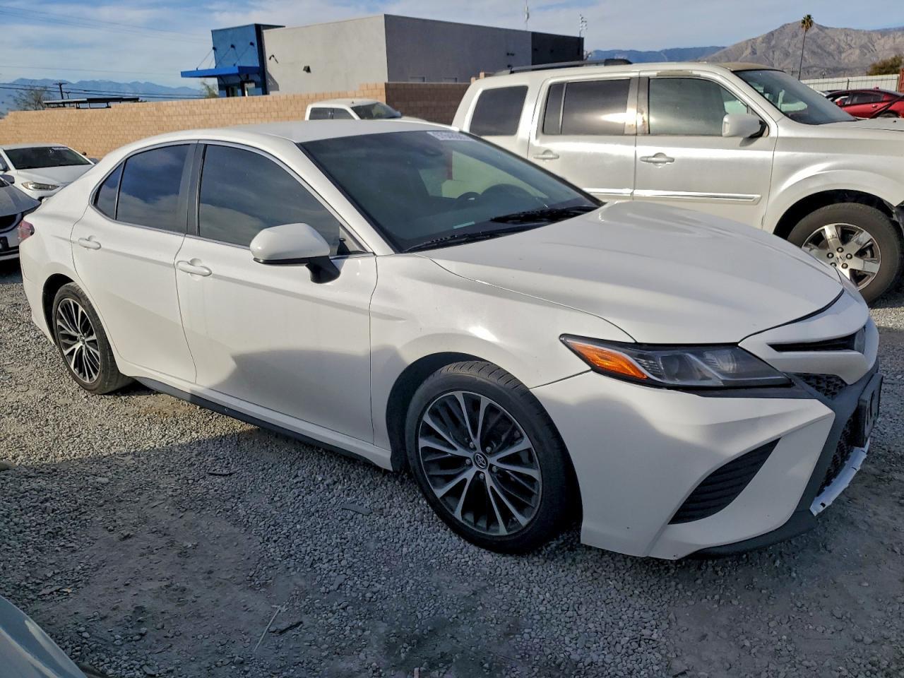 2018 TOYOTA CAMRY