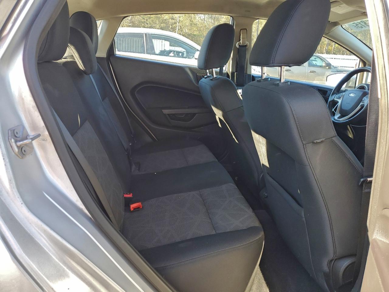 2011 FORD Fiesta
