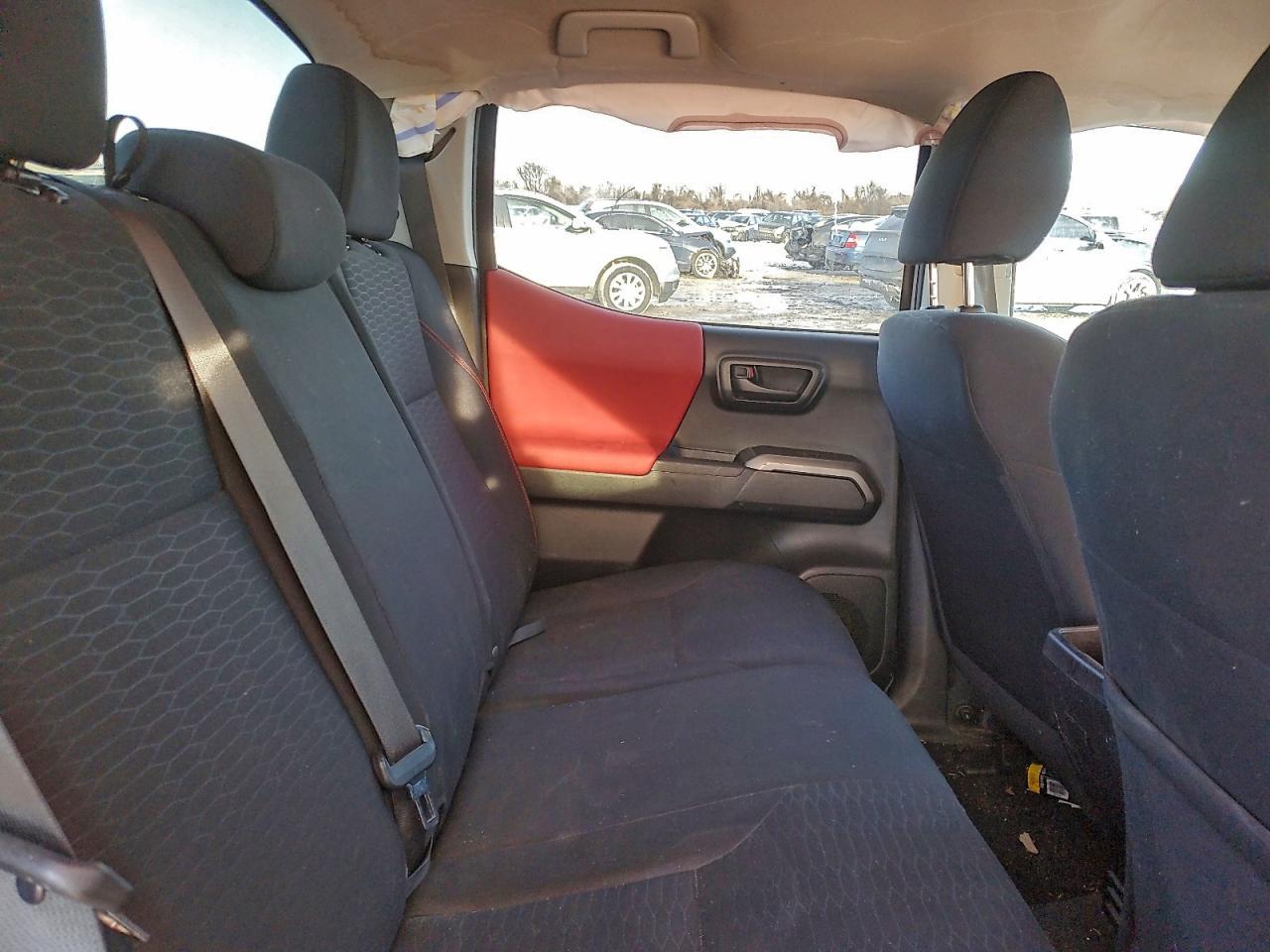2016 TOYOTA TACOMA