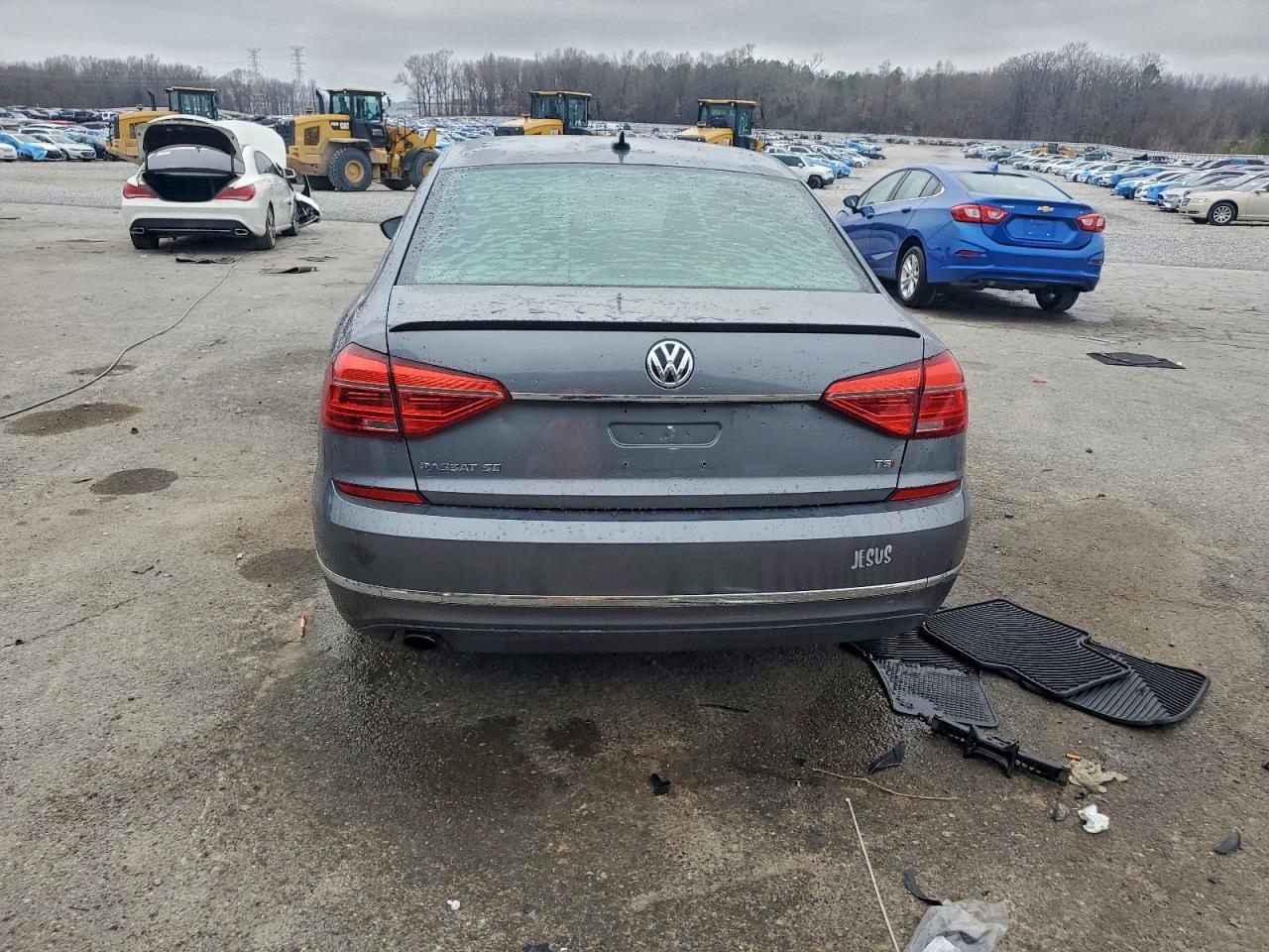2016 VOLKSWAGEN Passat