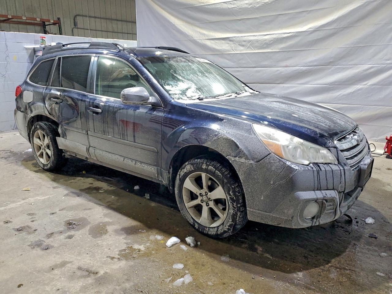 2013 SUBARU Outback