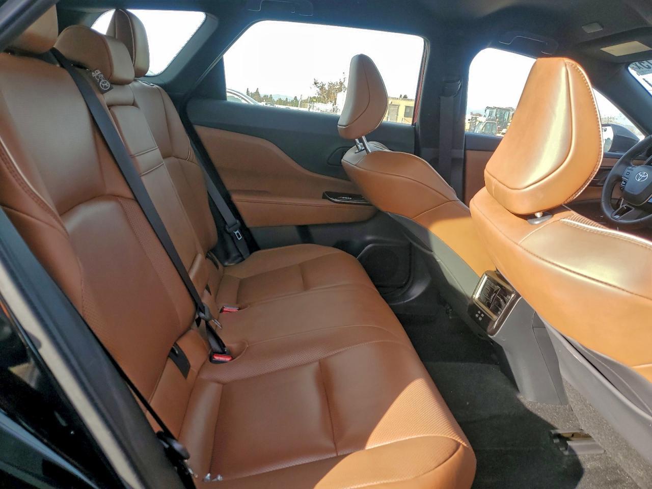2025 TOYOTA Crown