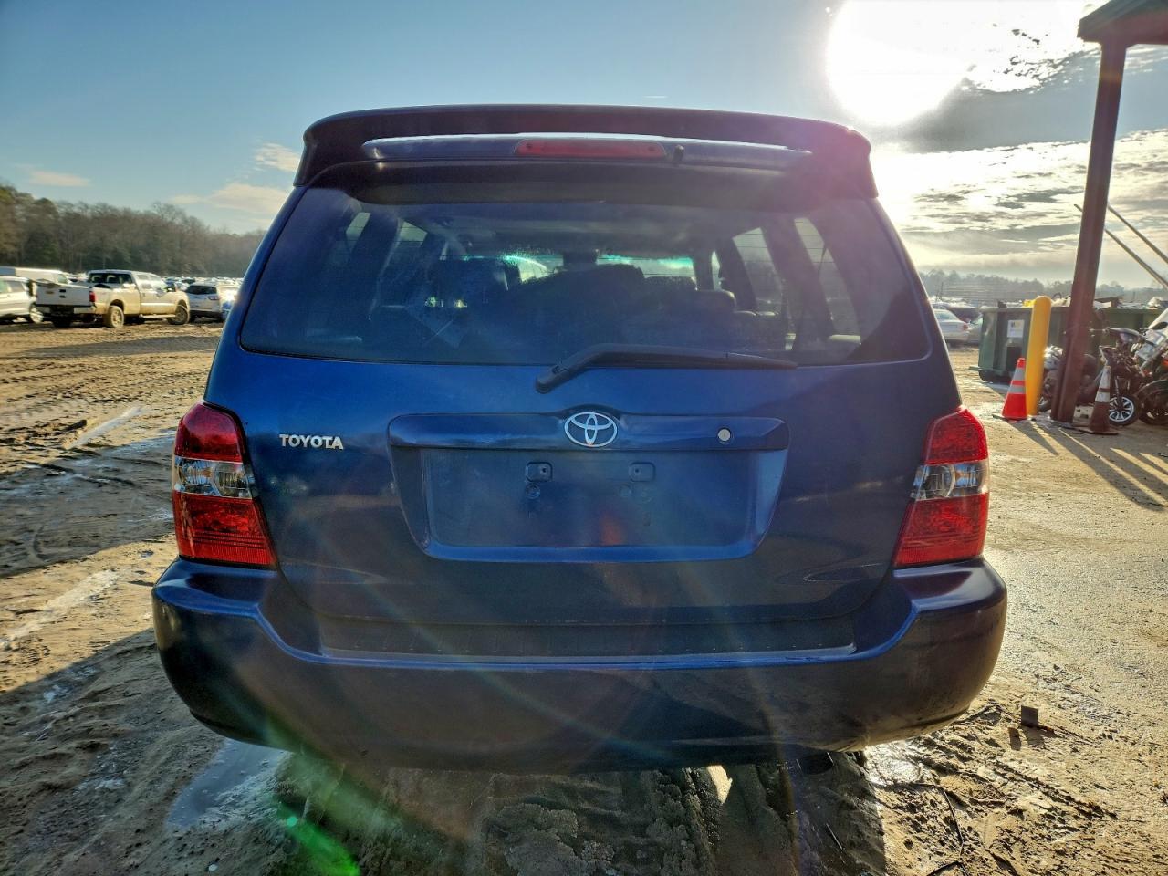 2005 TOYOTA HIGHLANDER