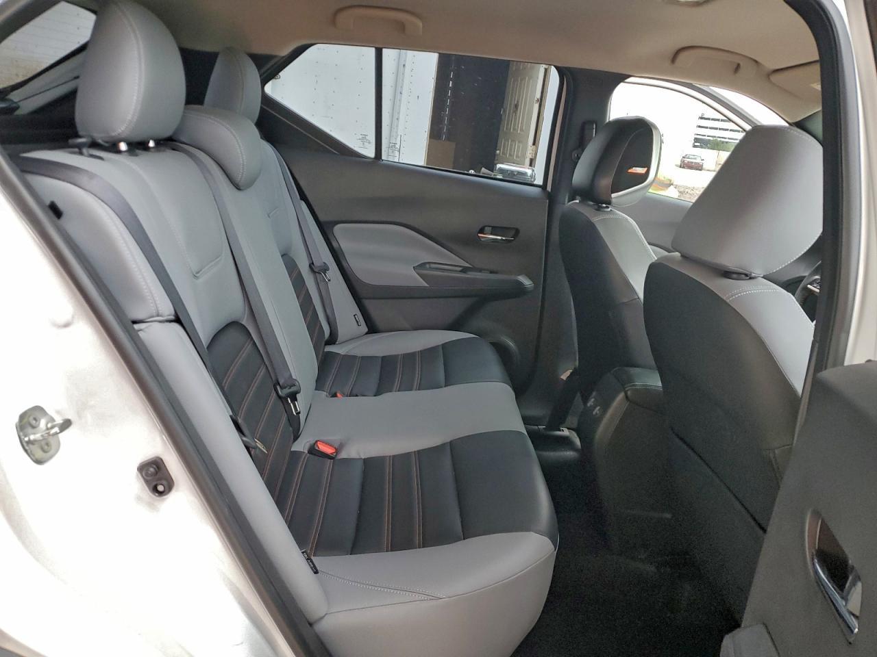 2023 NISSAN KICKS