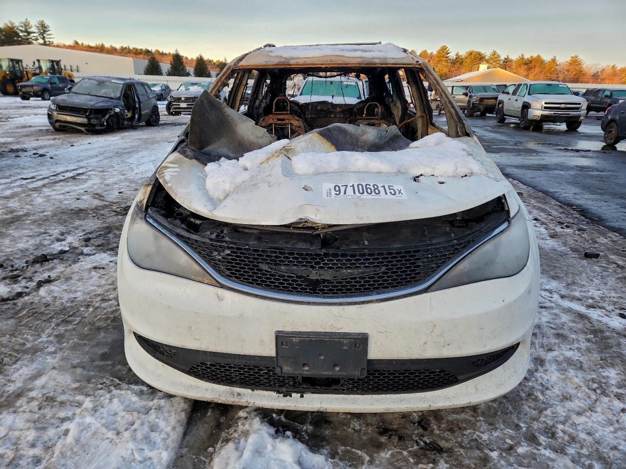 2021 CHRYSLER Voyager