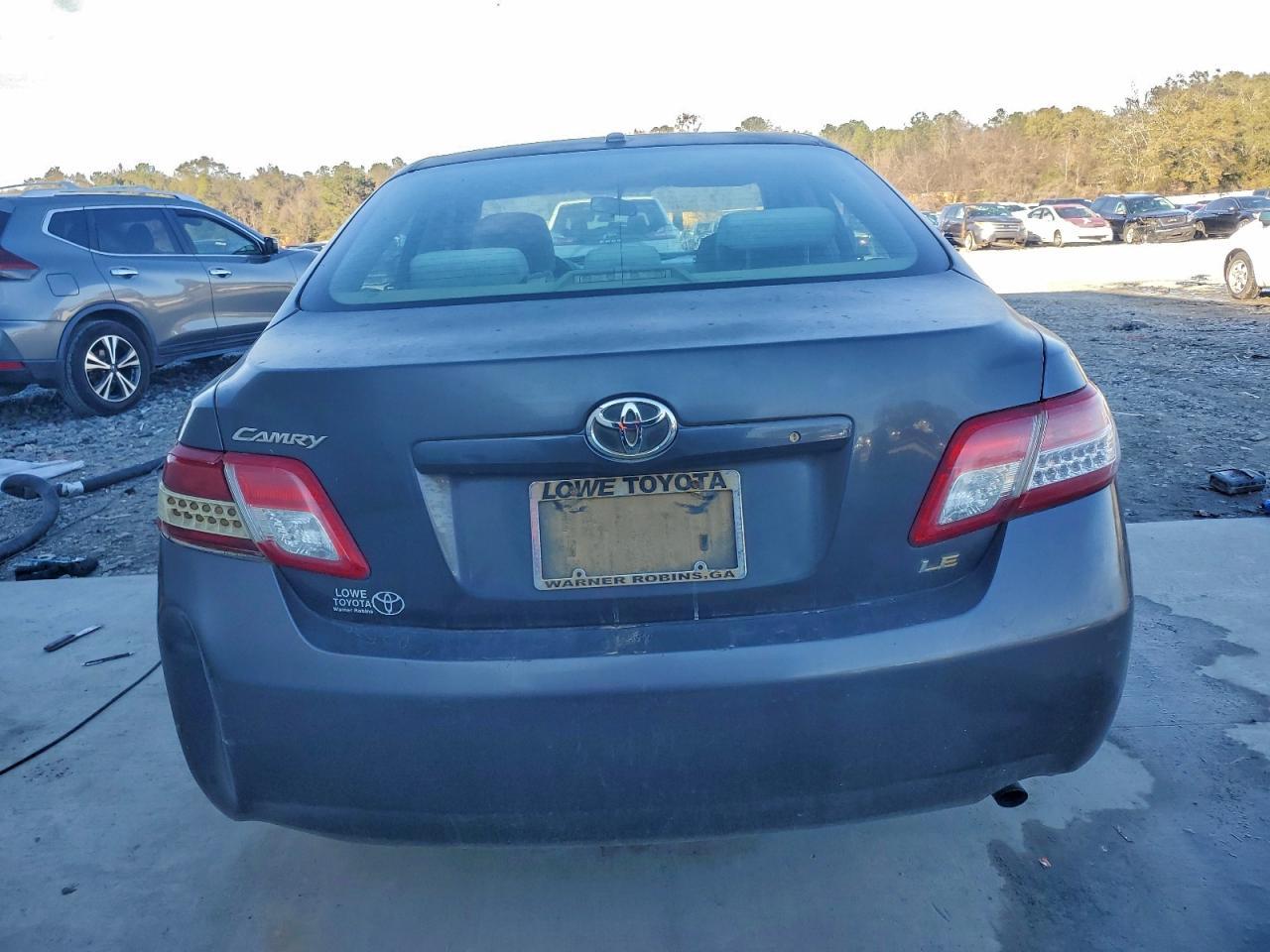 2011 TOYOTA CAMRY