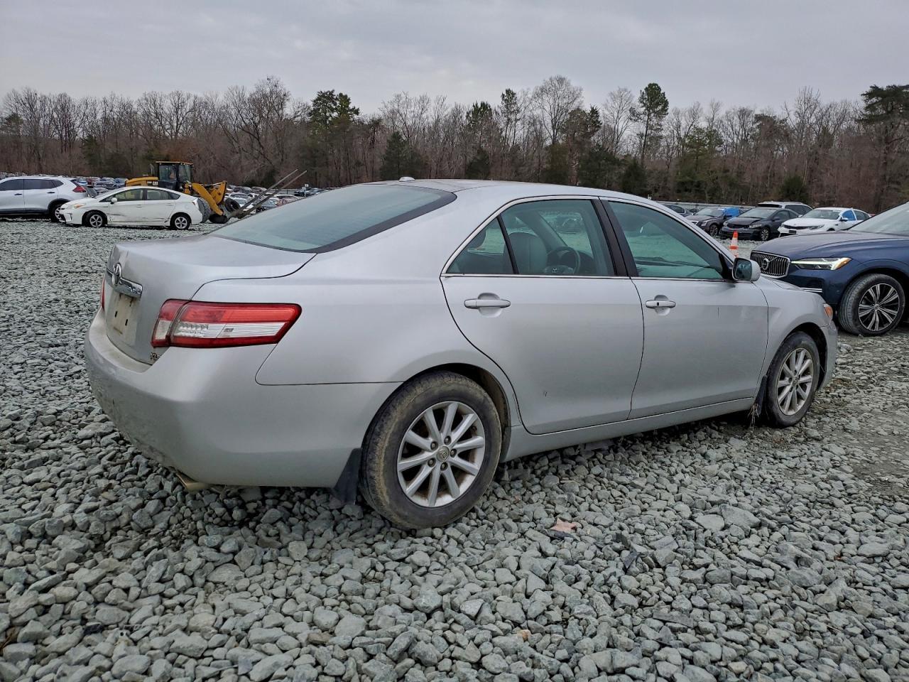 2011 TOYOTA CAMRY