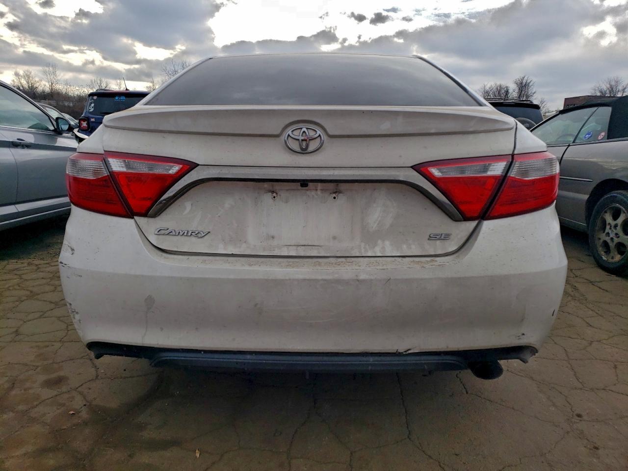 2015 TOYOTA CAMRY