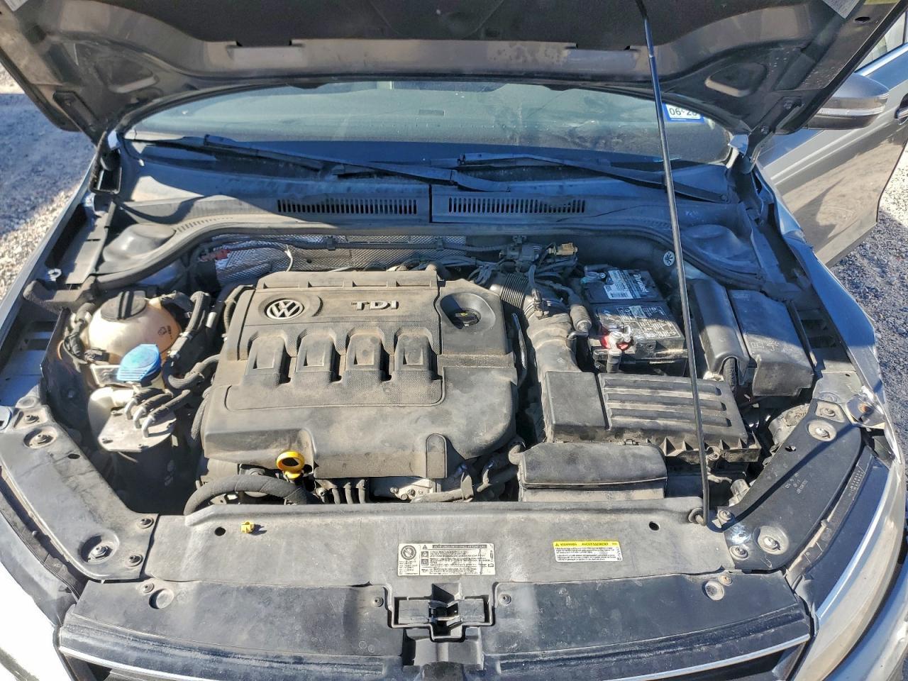 2015 VOLKSWAGEN JETTA