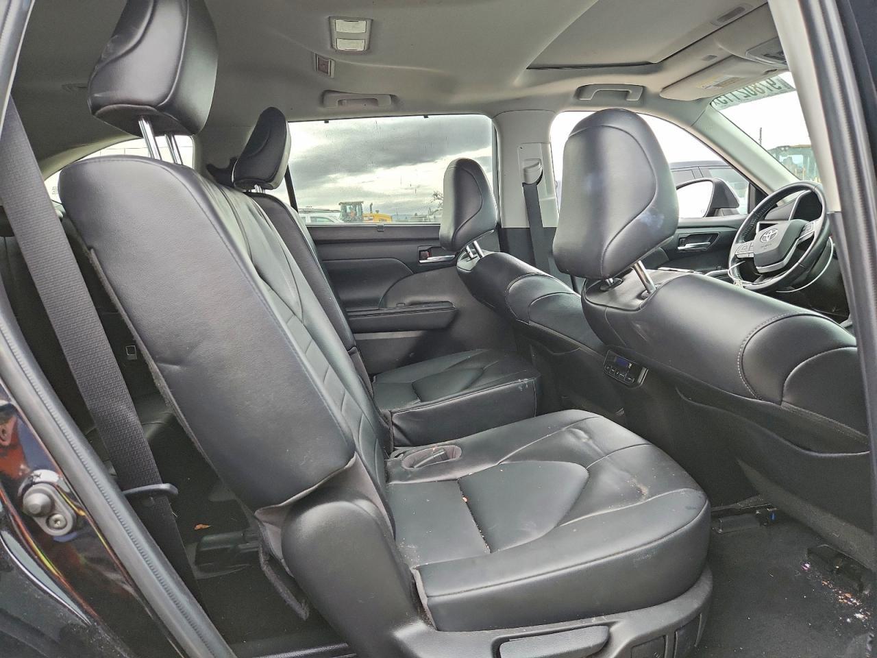 2022 TOYOTA HIGHLANDER