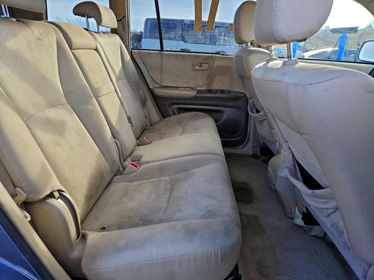 2004 TOYOTA HIGHLANDER