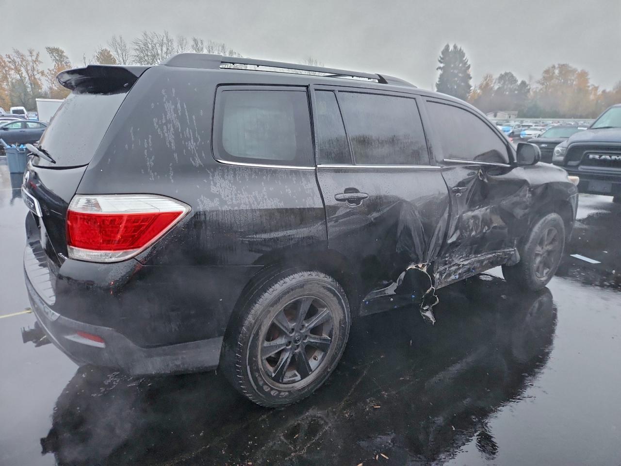 2011 TOYOTA HIGHLANDER