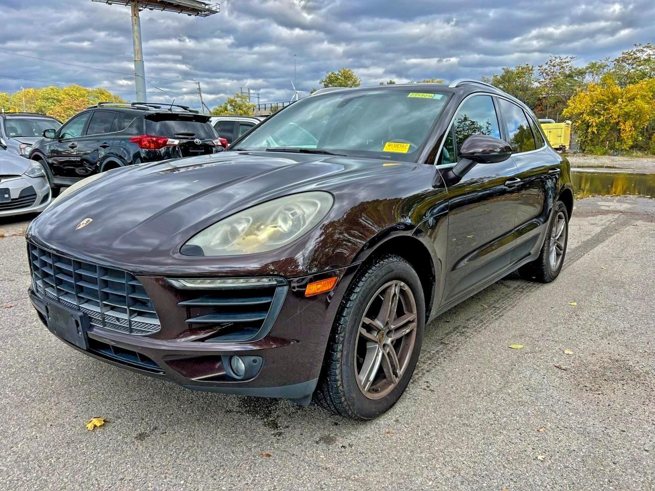 2015 PORSCHE Macan
