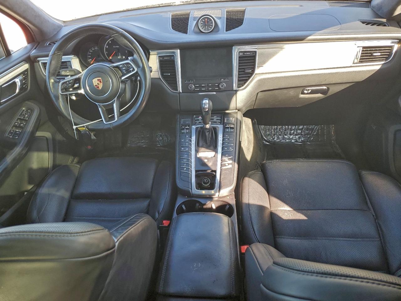 2017 PORSCHE Macan