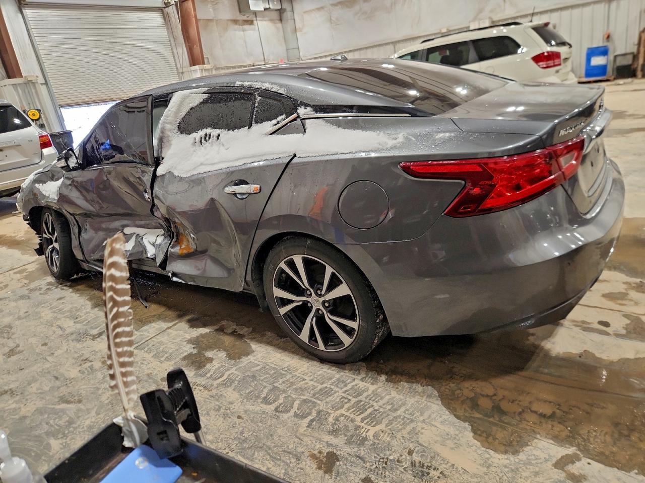 2017 NISSAN Maxima