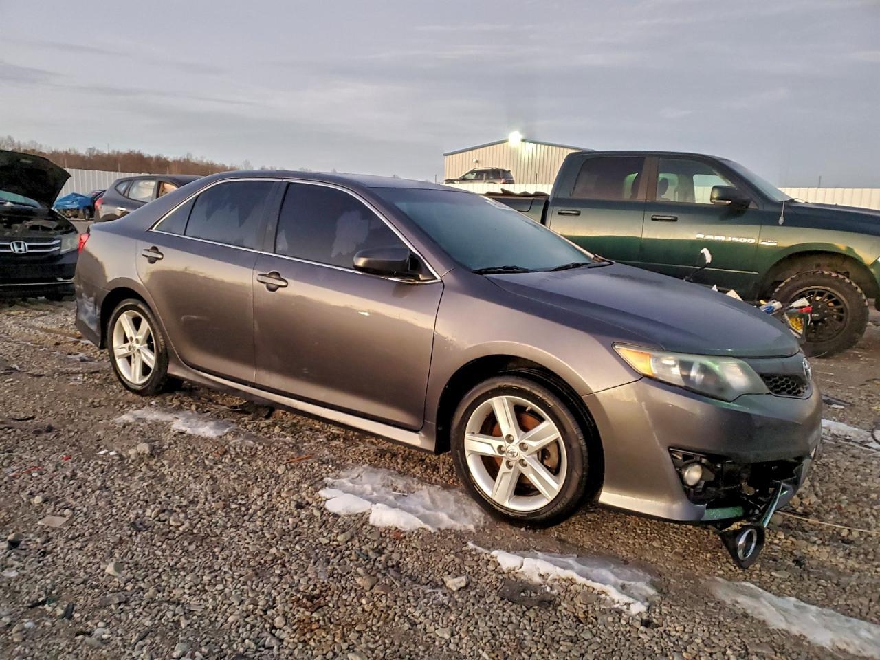 2014 TOYOTA CAMRY