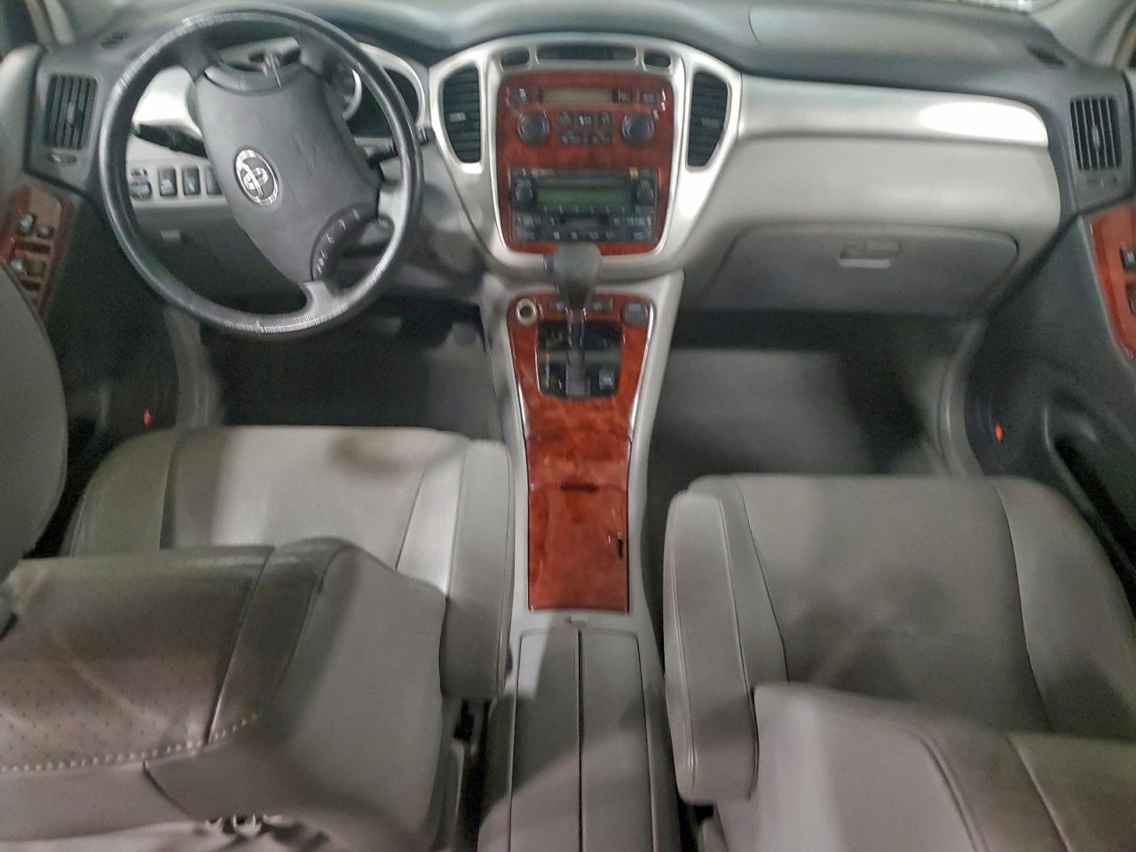 2004 TOYOTA HIGHLANDER