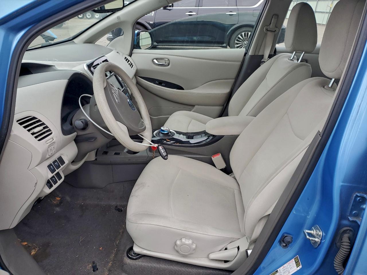 2011 NISSAN LEAF