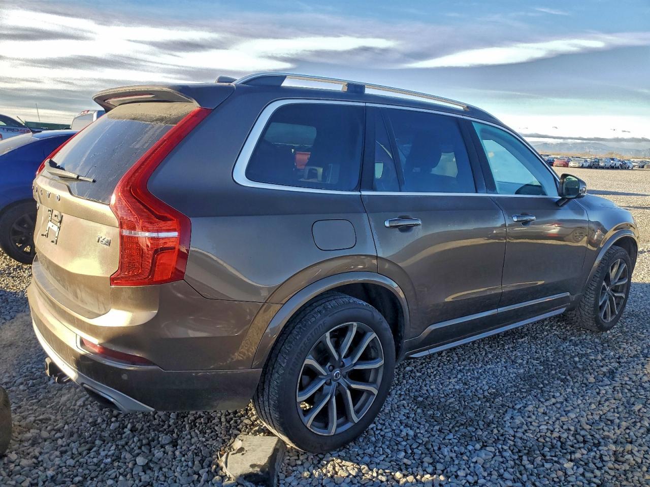 2016 VOLVO XC90