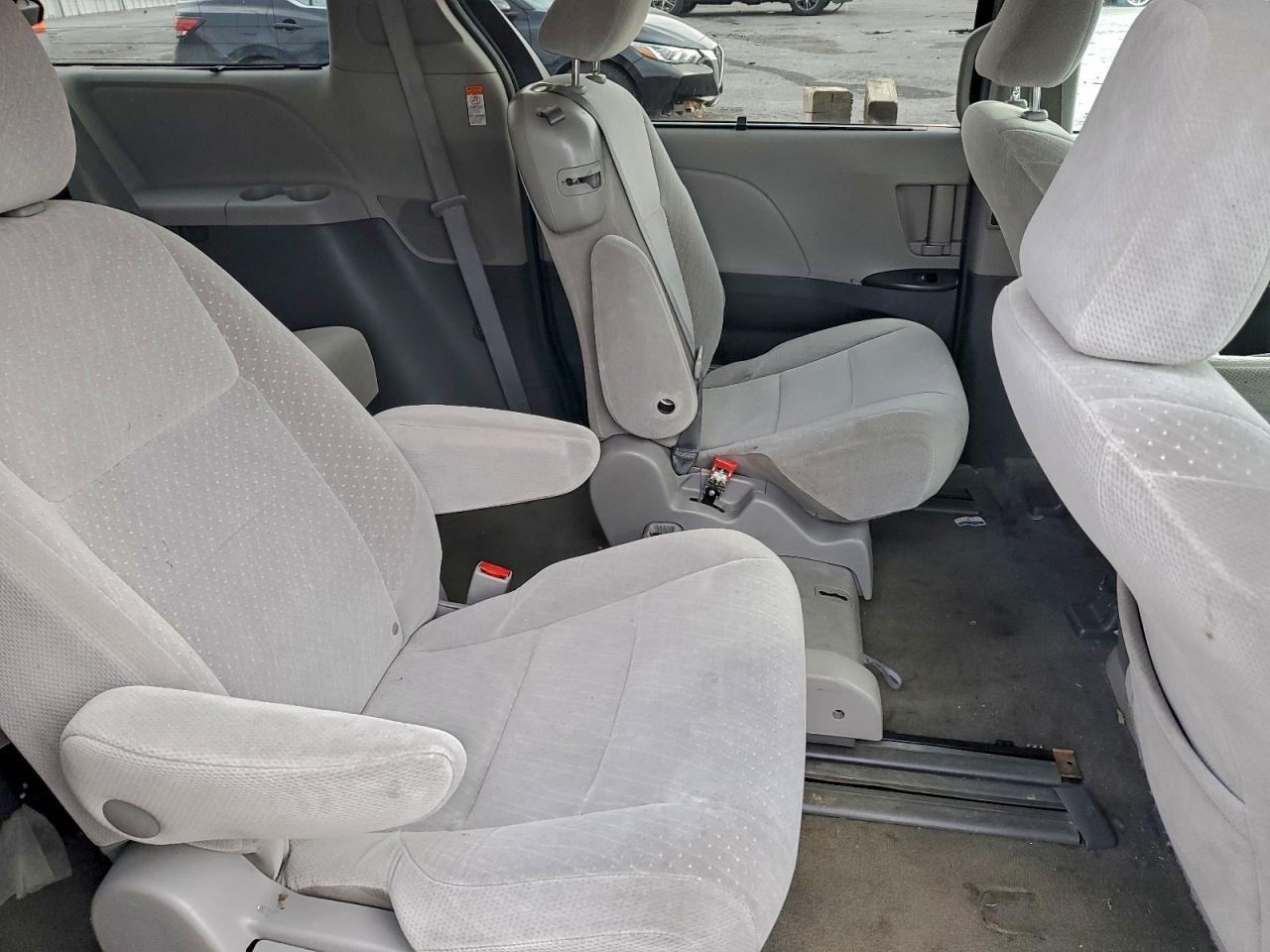 2017 TOYOTA SIENNA