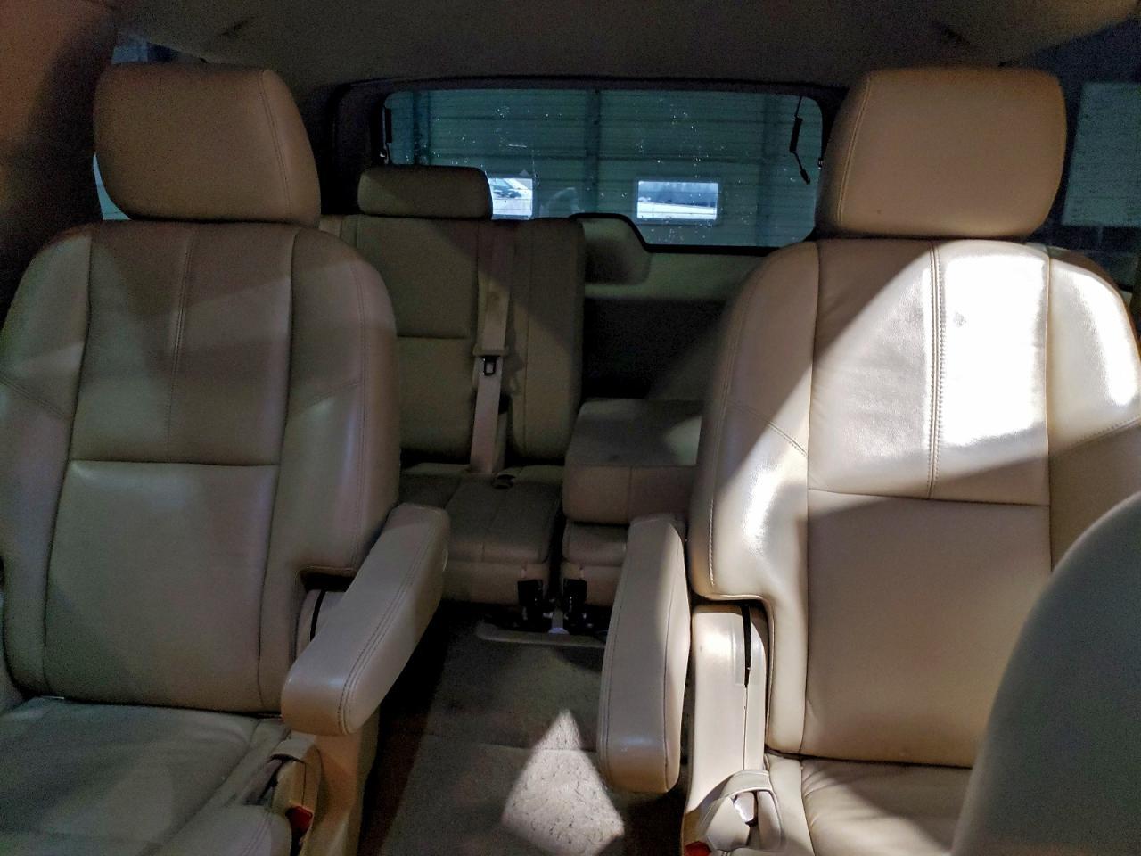 2011 CHEVROLET Tahoe