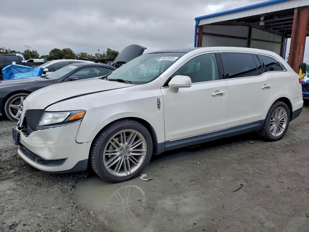 2015 LINCOLN MKT