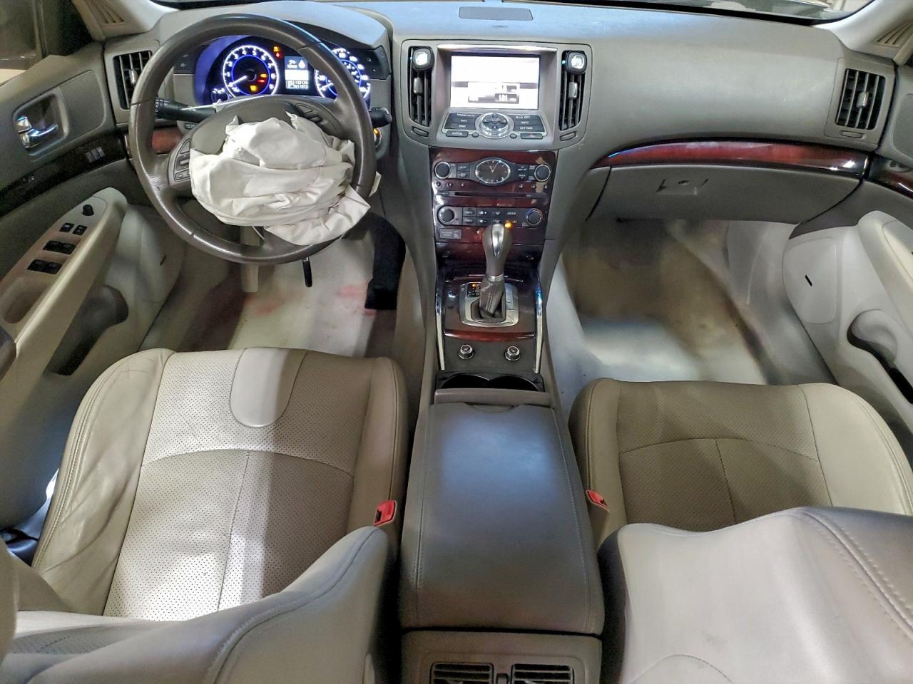 2011 INFINITI G37