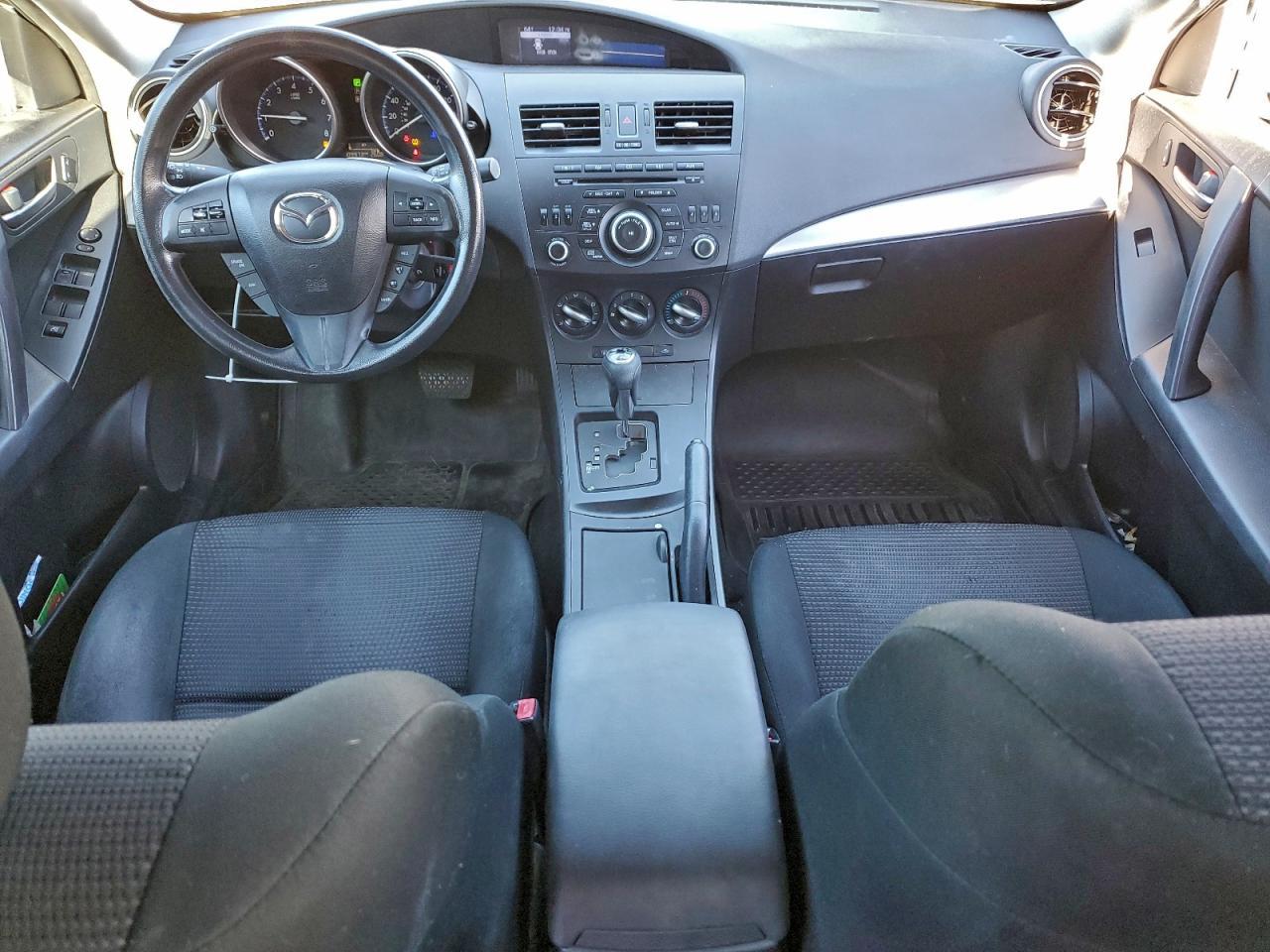 2013 MAZDA 3