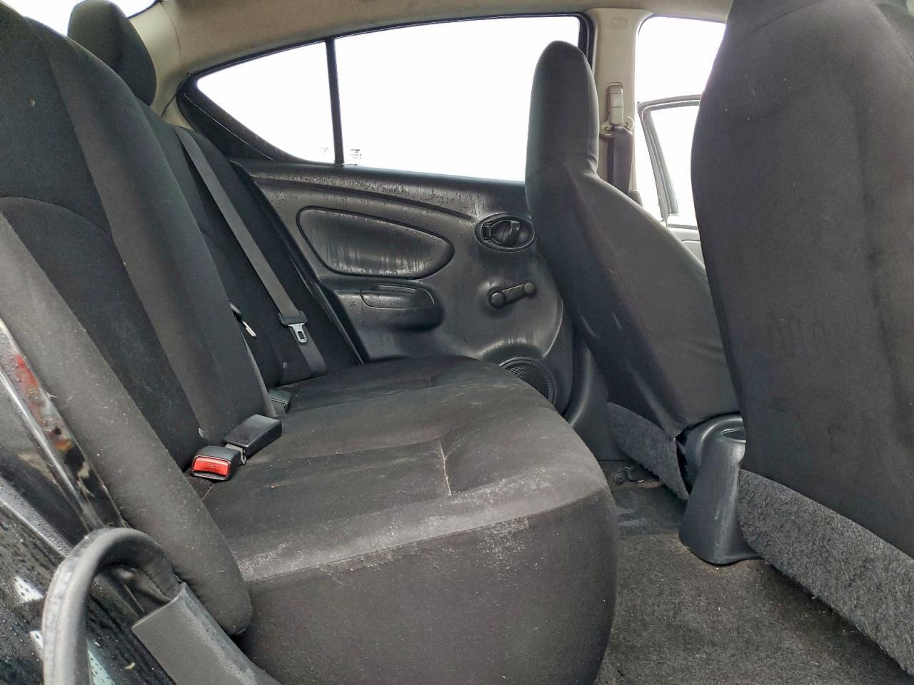 2015 NISSAN VERSA
