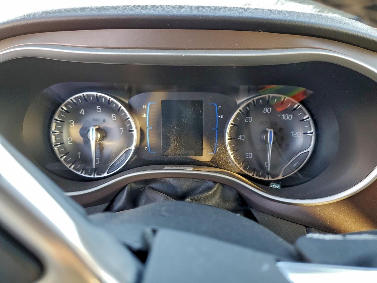 2022 CHRYSLER Voyager