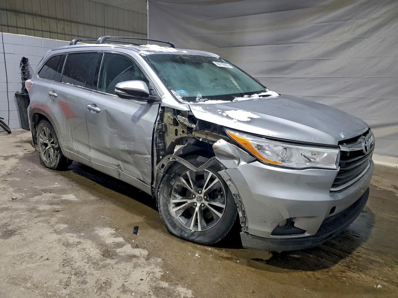 2016 TOYOTA HIGHLANDER