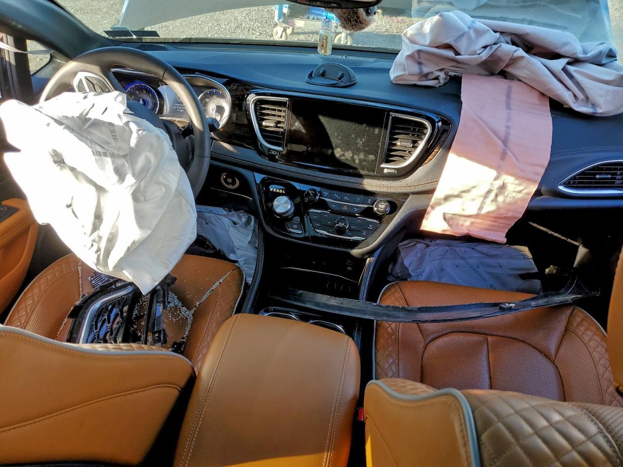 2022 CHRYSLER Pacifica