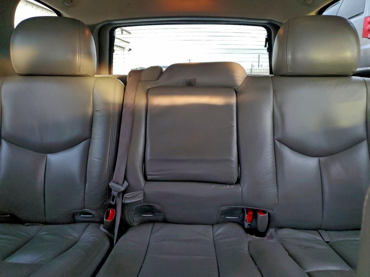 2004 CHEVROLET Tahoe