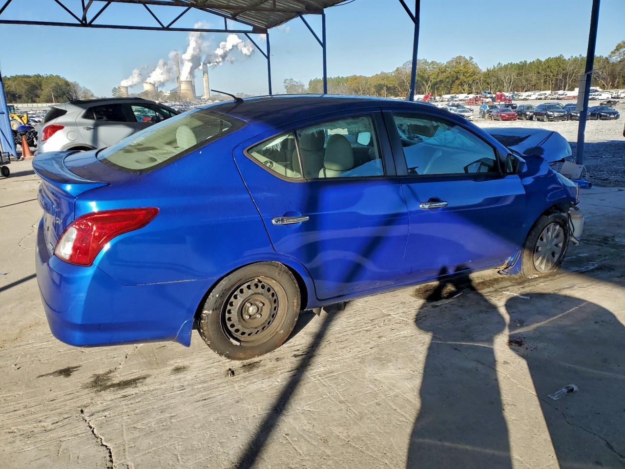 2015 NISSAN VERSA