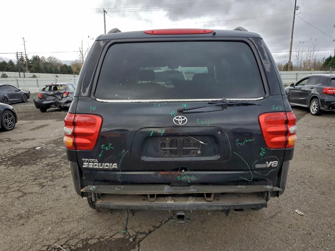 2004 TOYOTA Sequoia