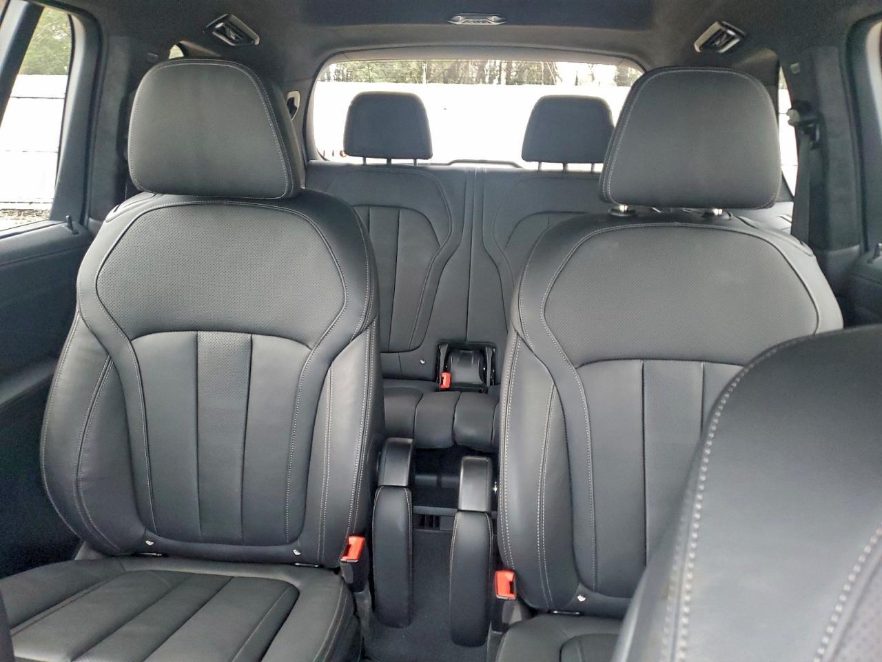 2021 BMW X7